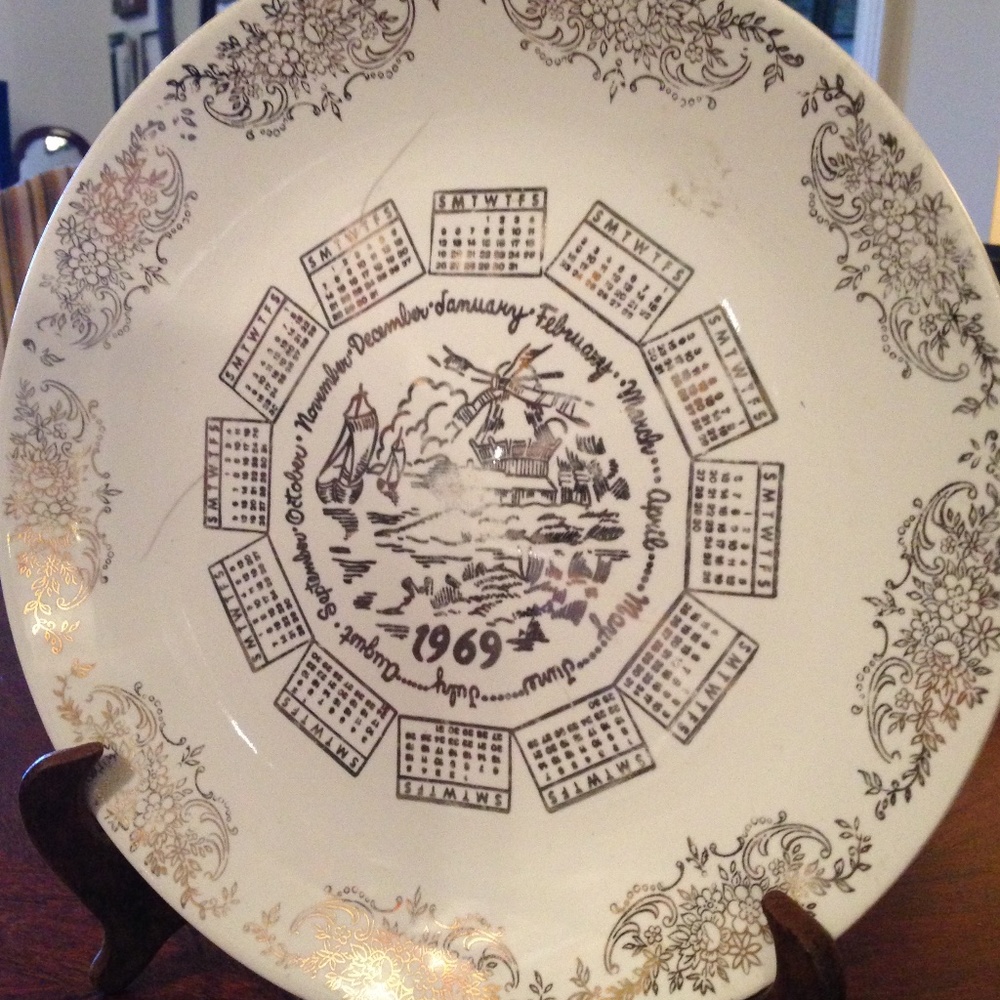 Calendar 1969 Commerative Plate Wall Decor